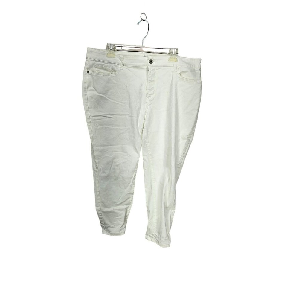 St. John's Bay‎ White Cropped Plus Size Women's Jeans Pants